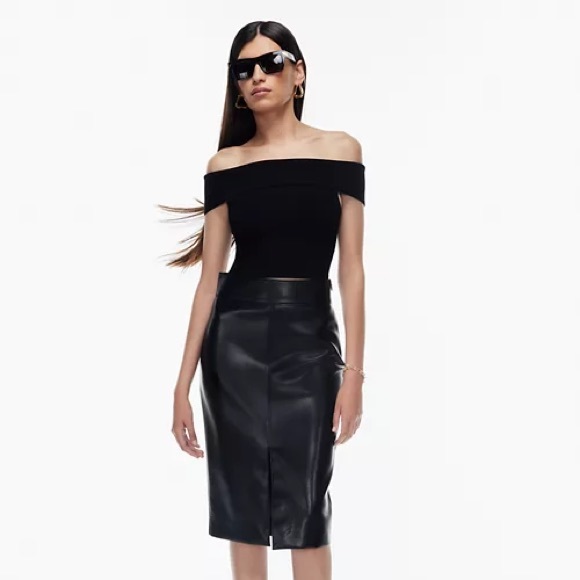 Aritzia Wilfred off the shoulder top - Picture 2 of 6